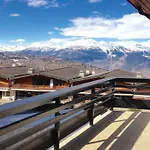 In Near Gondola Apartment *