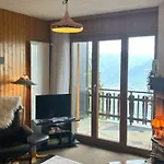 In Near Gondola Apartment *