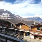 In Near Gondola Apartment *