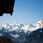 In Near Gondola Apartment *